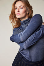Afbeelding in Gallery-weergave laden, Top Lola Navy
