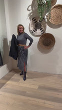 Video laden en afspelen in Gallery-weergave, Blazer Cher stripe navy
