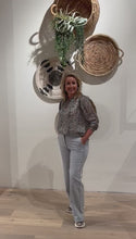 Video laden en afspelen in Gallery-weergave, Top TAVA FLOWER DOTS
